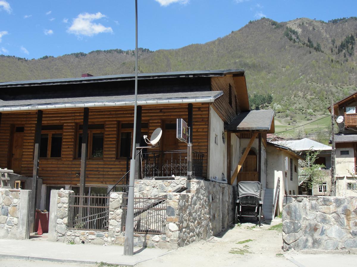 Guest House 26 Mestia Exterior foto